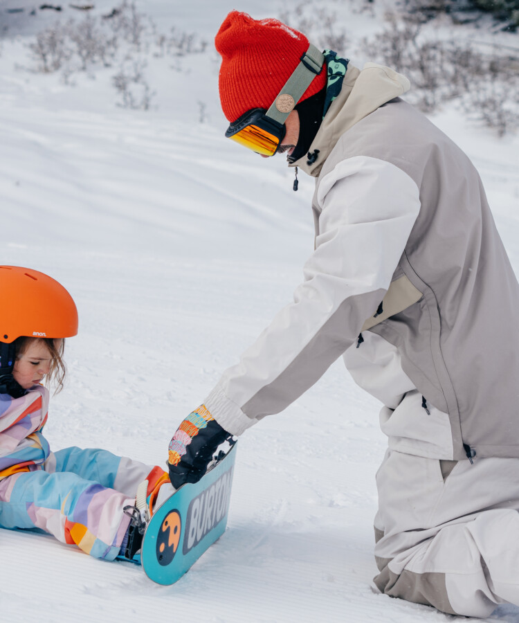 What to Expect: Kid's Snowboard School