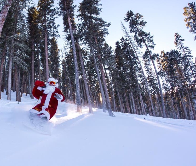 SkiingWithSanta