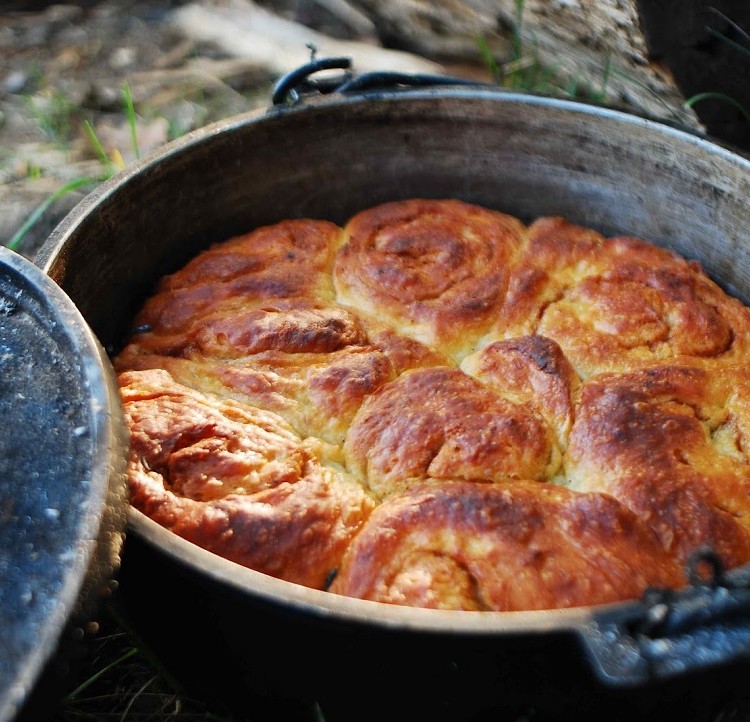 11.-Dutch-Oven-Cinnamon-Rolls