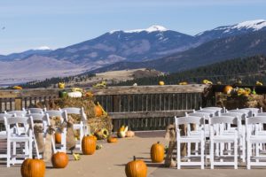 Harvest-Wedding-on-observation-deck