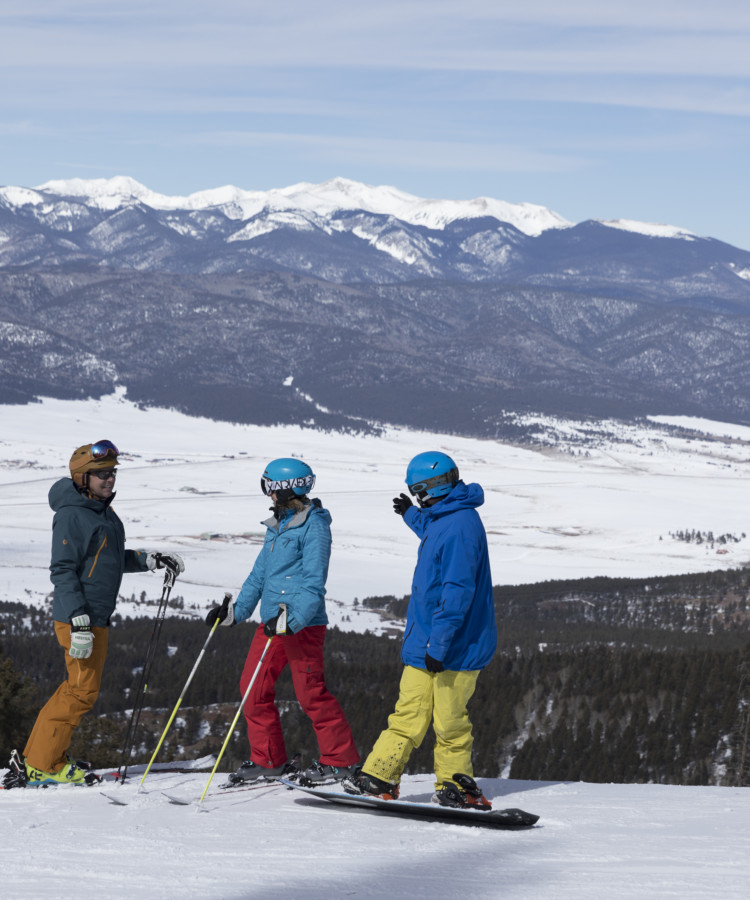 family Ski snowboard wheeler peak